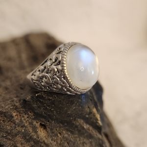 NWOT Lia Sophia "Alabaster" Silver and translucent Chrystal ring - Sz 10